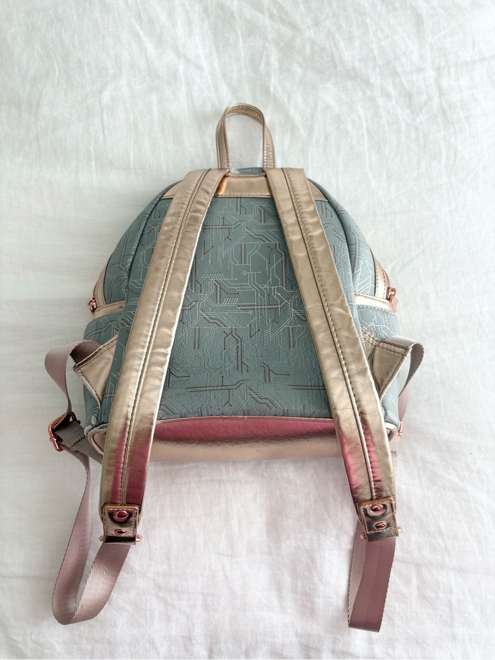 Star Wars Galaxy’s Edge Black Spire Outpost Mini Backpack - Picture 4 of 5